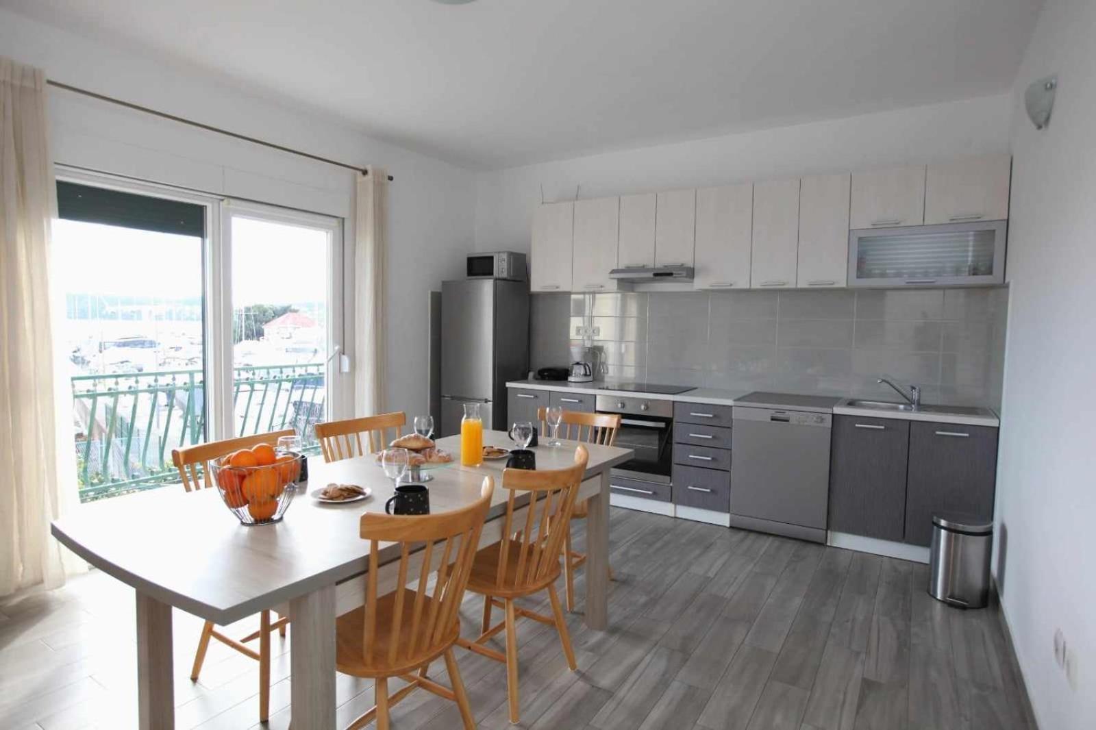 Apartmani Ivana Трогир Экстерьер фото